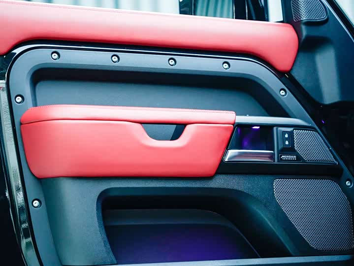 Land Rover Defender — фото 18