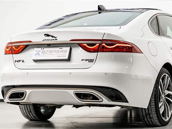 Jaguar XFL 2024 2.0 T P 300 4 WD — фото 8
