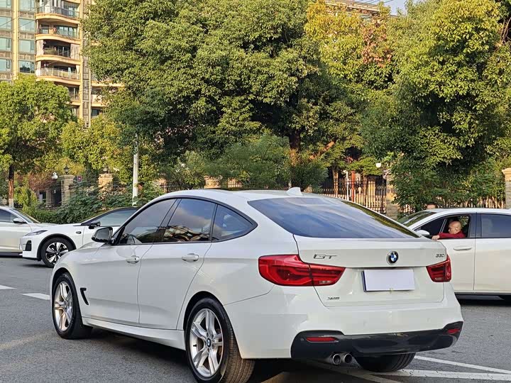 BMW 3-Series 2017 330i x Drive MSport — фото 6