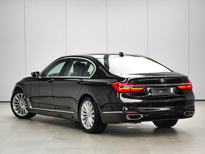 BMW 7-Series 2016 740 Li Leading — фото 10