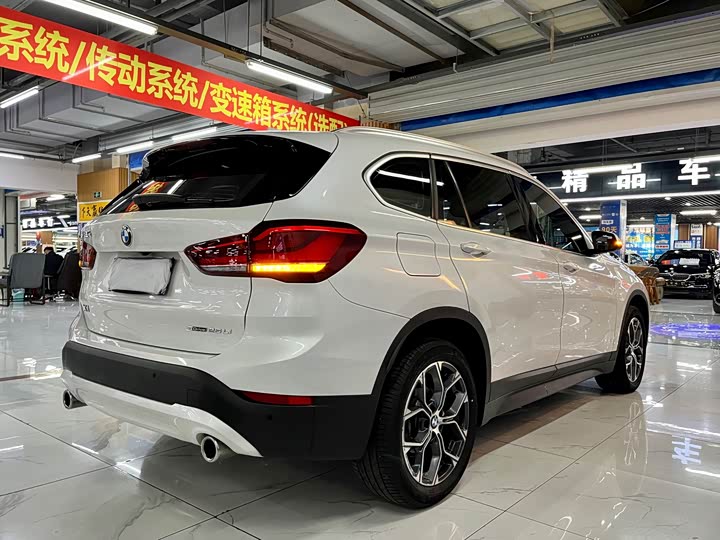 BMW X1 2021 s Drive 25 Li Leading — фото 5