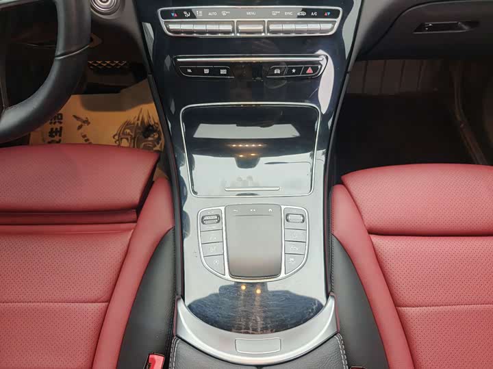 Mercedes-Benz GLC 2022 GLC 260 4 MATIC SUV — фото 12
