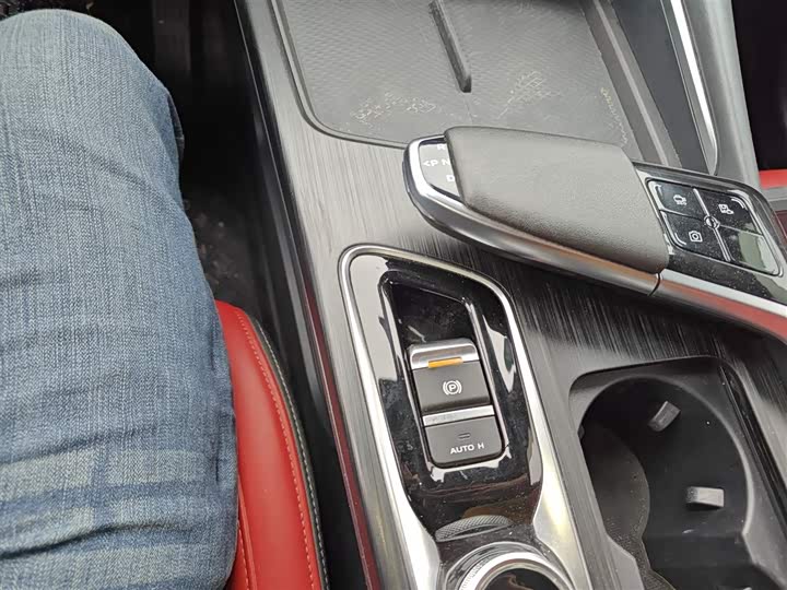 Changan UNI-T 2020 1.5 T Premium — фото 13