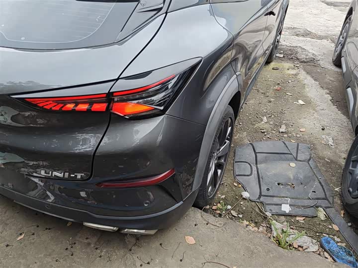 Changan UNI-T 2020 1.5 T Premium — фото 7
