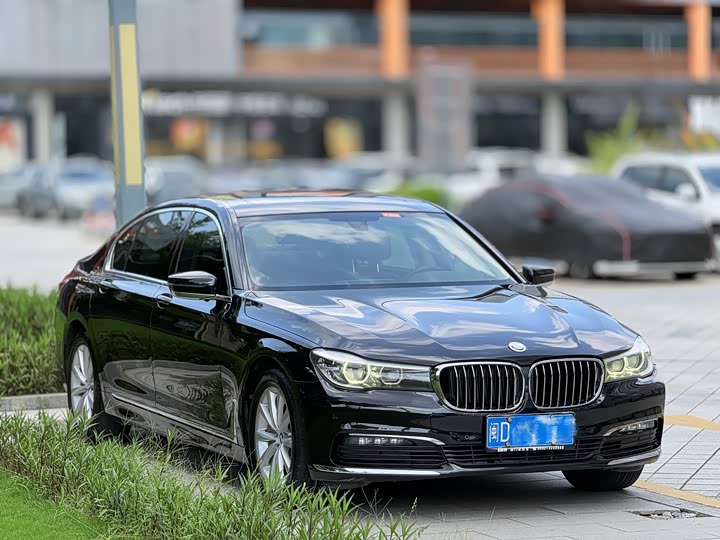 BMW 7 Series 730Li продвинутая — фото 3