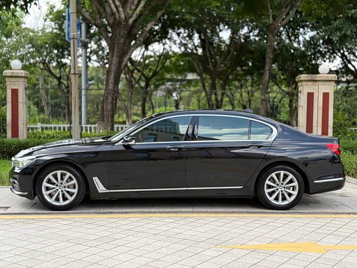 BMW 7 Series 730Li продвинутая — фото 7