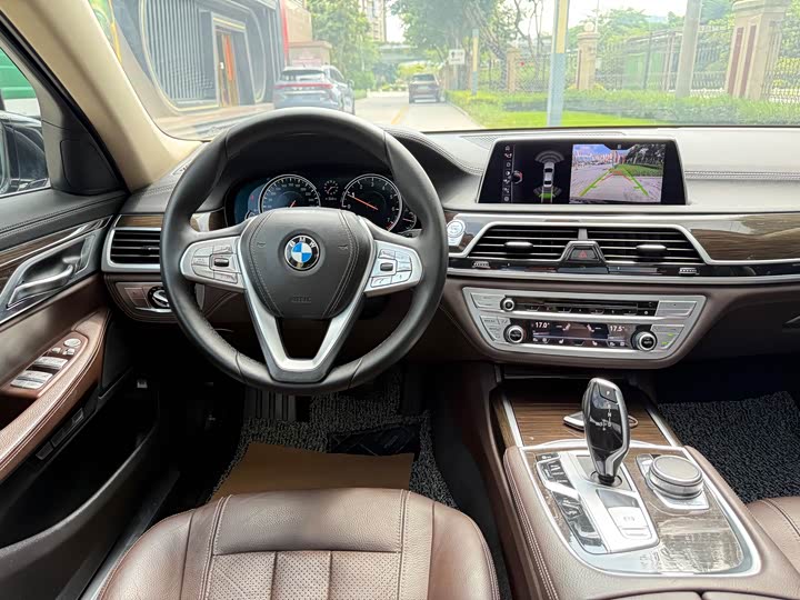 BMW 7 Series 730Li продвинутая — фото 20