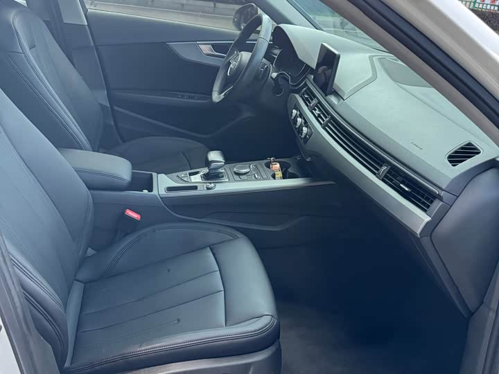 Audi A4L 40 TFSI базовая V — фото 11