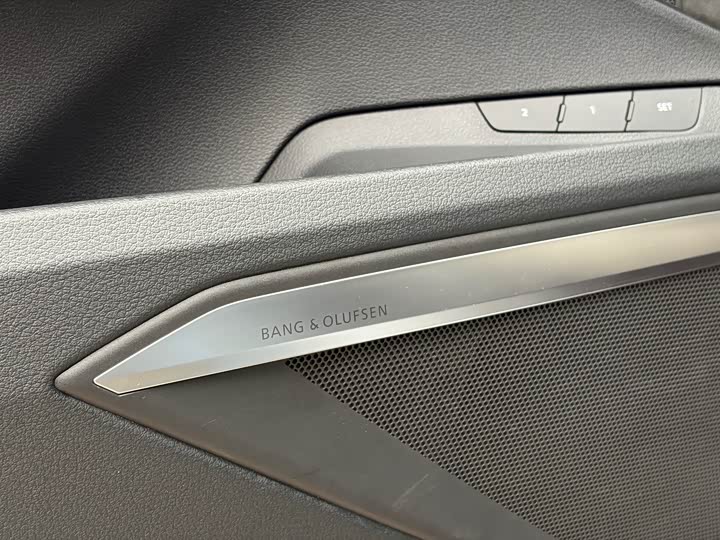 Audi e-tron 50 quattro премиум — фото 10