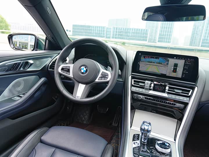 BMW 8-Series 2022 840i x Drive M — фото 11
