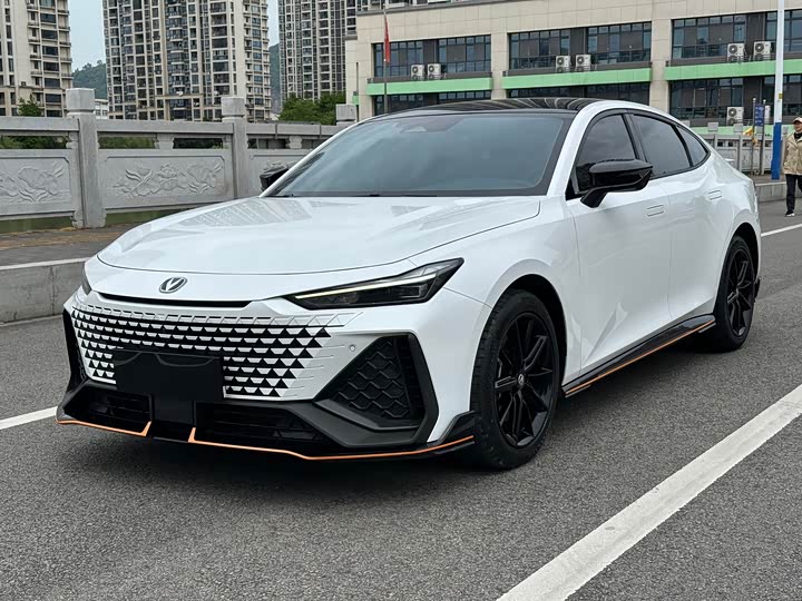 Changan UNI-V 2022 2.0 T — фото 1
