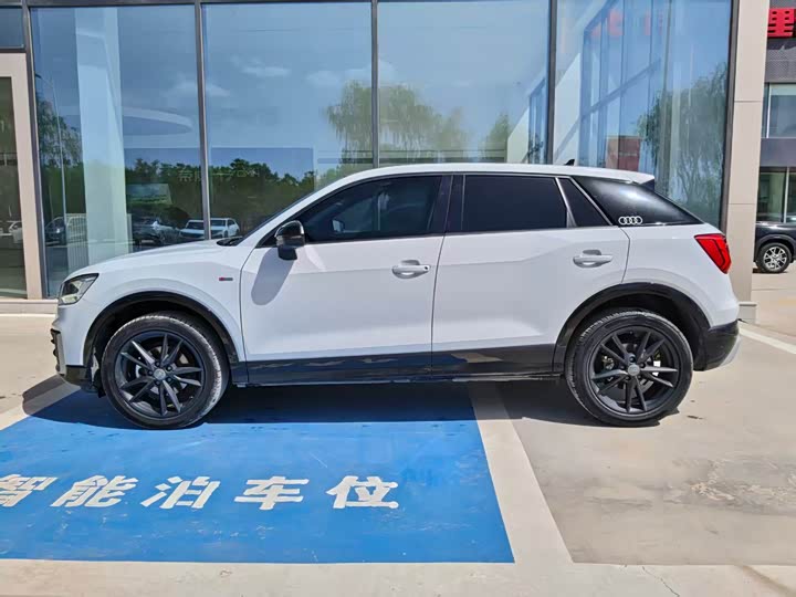 Audi Q2L 2021 35 TFSI — фото 2