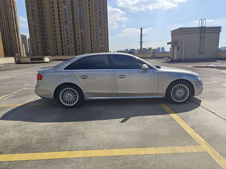 Audi A4L 35 TFSI S line комфорт — фото 5