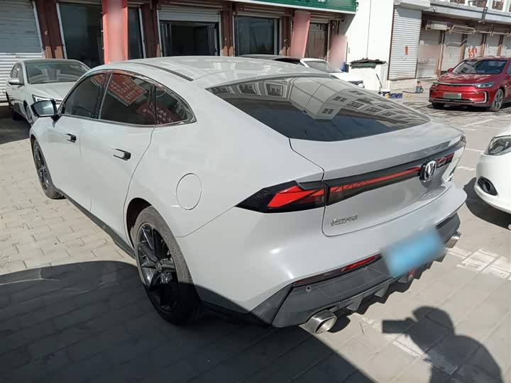 Changan UNI-V 2022 1.5 T — фото 5