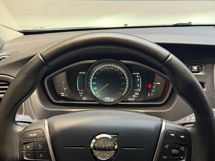 Volvo V40 2017 T 3 — фото 12