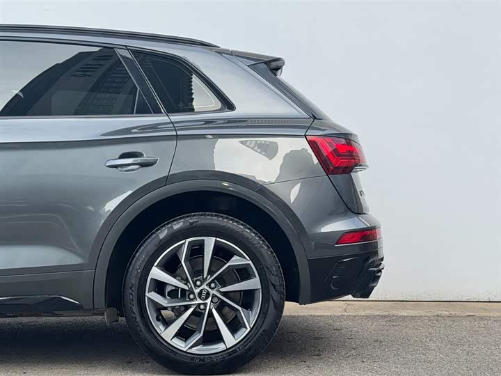Audi Q5L 2023 40 T — фото 14