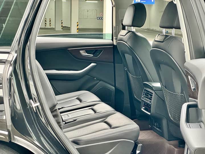 Audi Q7 2023 55 TFSI quattro S line Sport — фото 11