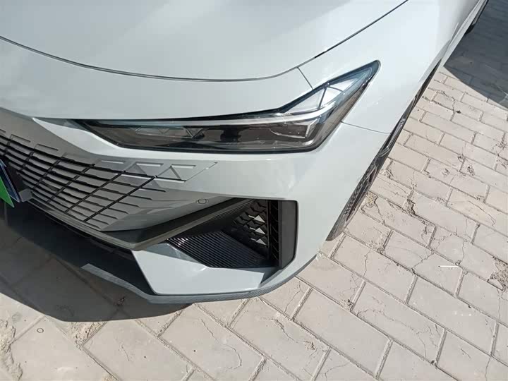 Changan UNI-V 2022 1.5 T — фото 24