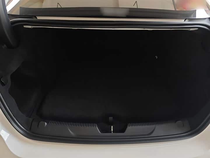 Jaguar XEL 2020 2.0 T 200 PS R-DYNAMIC S — фото 15