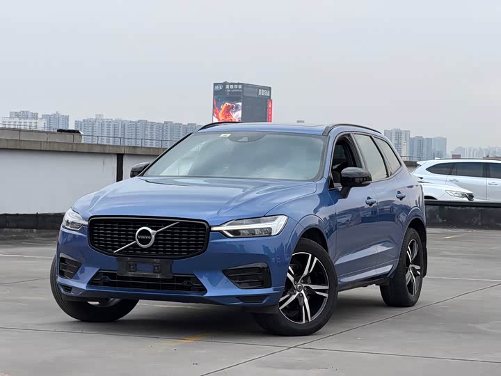 Volvo XC60 2021 T 5 4 WD — фото 1