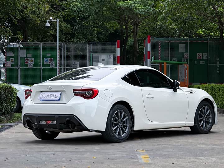 Toyota 86 2019 2.0 L AT — фото 6