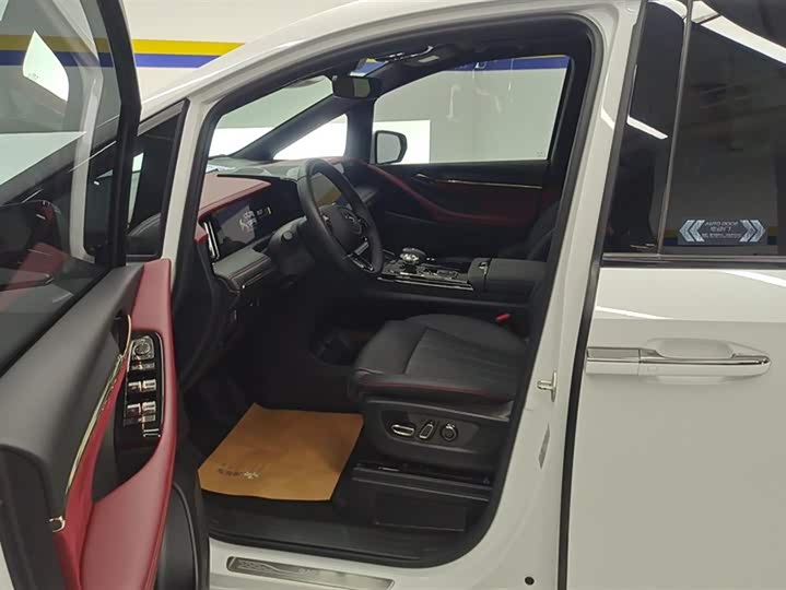 Trumpchi M8 2023 400 T — фото 9