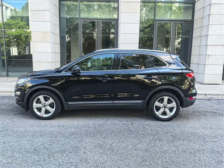 Lincoln MKC 2017 2.0 T 2 WD — фото 9