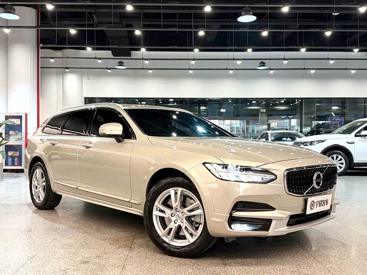 Volvo V90 2019 Cross Country T 5 AWD V — фото 3