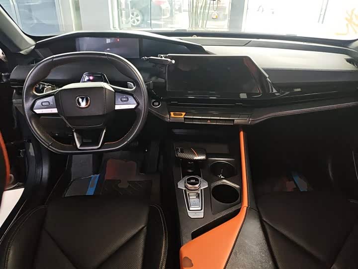 Changan UNI-V 2022 1.5 T Premium — фото 10