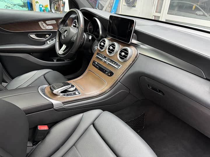 Mercedes-Benz GLC 2016 GLC 300 4 MATIC — фото 34