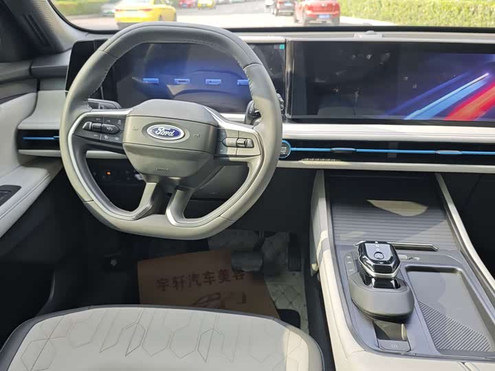 Ford Edge — фото 17
