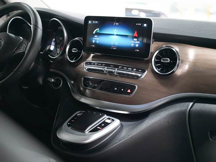 Mercedes-Benz V-Class 2021 V 260 L — фото 17