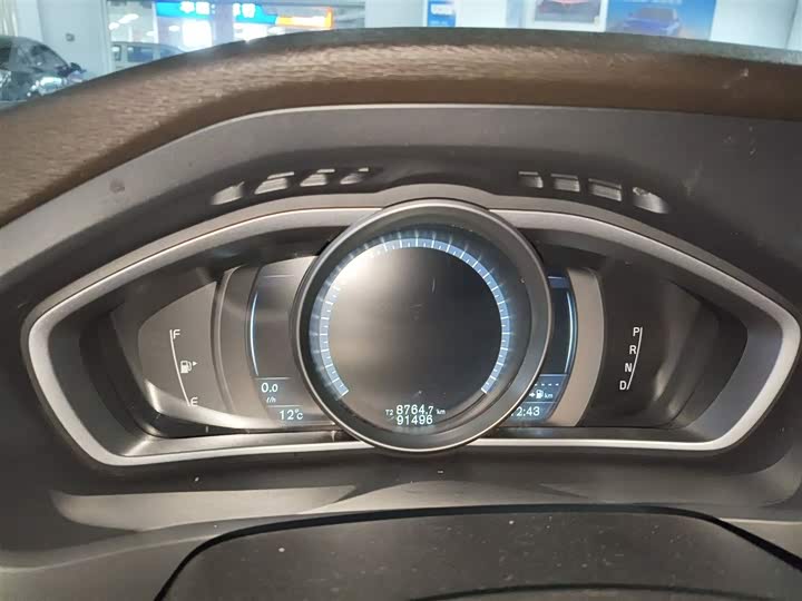 Volvo V40 2016 T 3 — фото 8