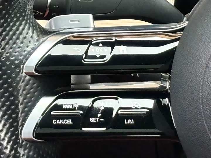Mercedes-Benz E-Class 2021 E 300 — фото 13