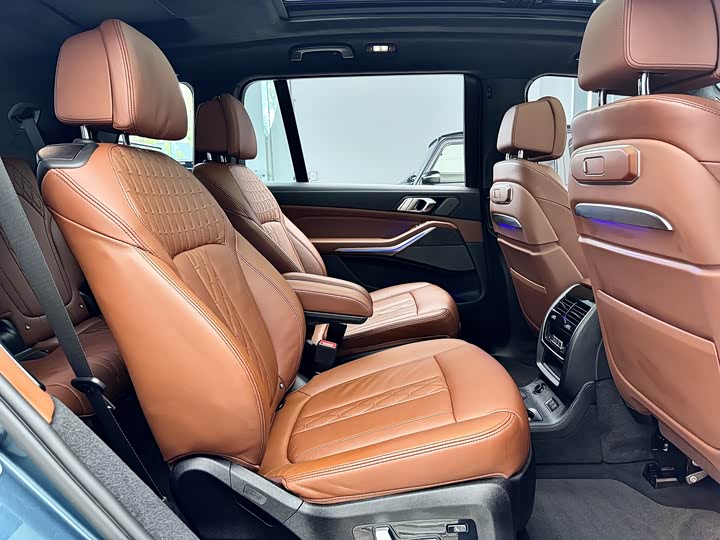 BMW X7 2023 x Drive 40i — фото 10