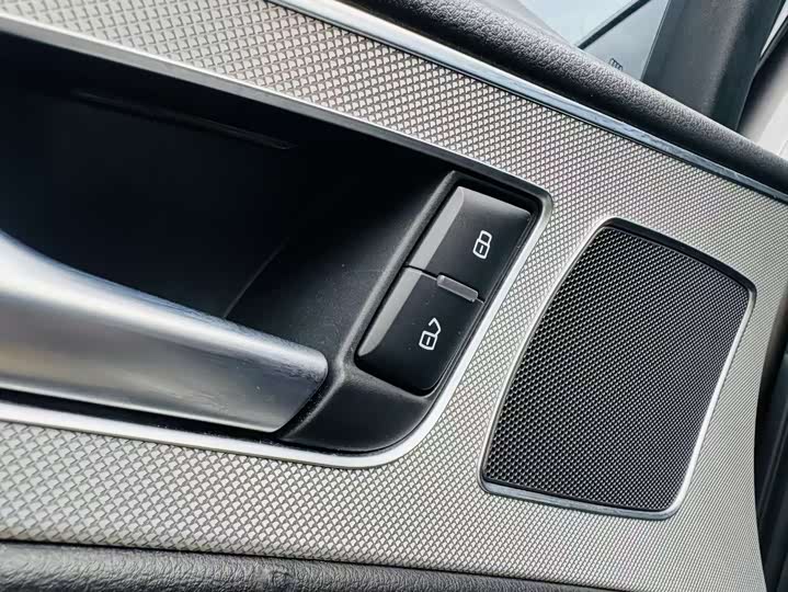 Audi A6L TFSI — фото 17