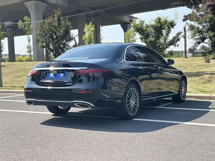 Mercedes-Benz E-Class E 260 L — фото 7