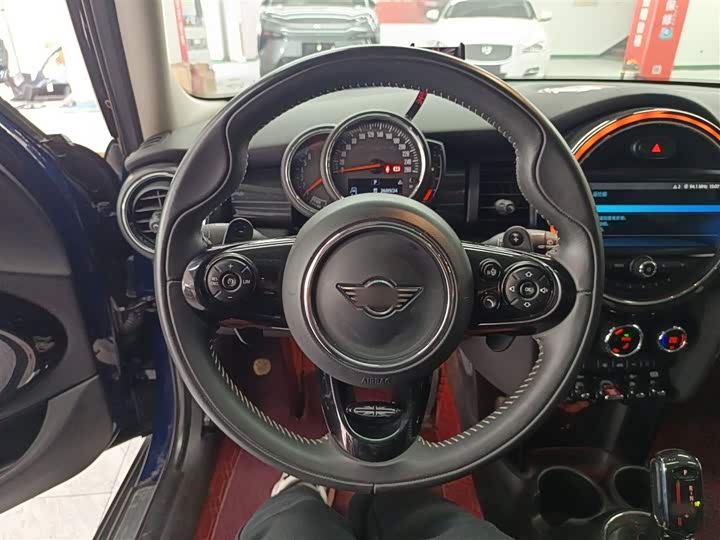 MINI Hatch — фото 11