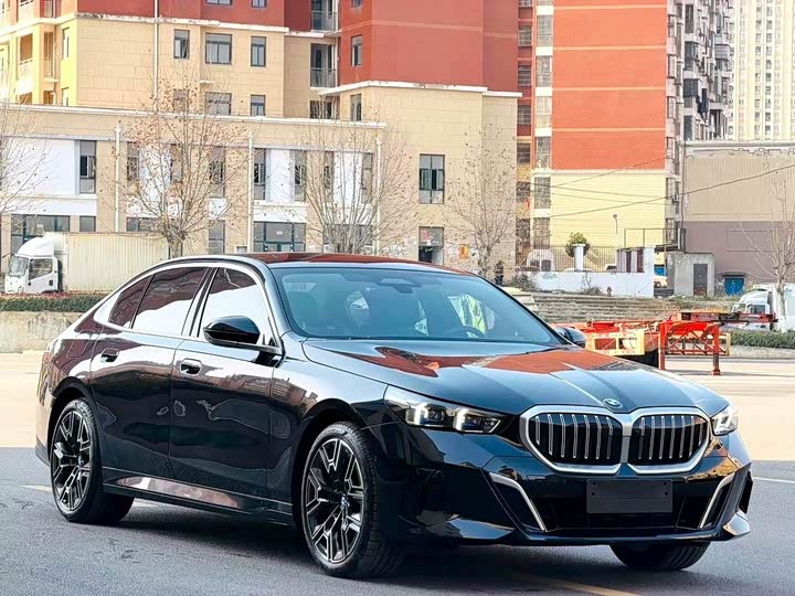 BMW 5 Series 530Li премиум люкс-пакет — фото 2