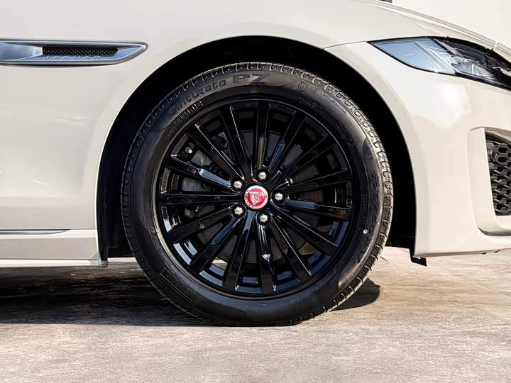 Jaguar XEL 2020 2.0 T 200 PS R-DYNAMIC — фото 6