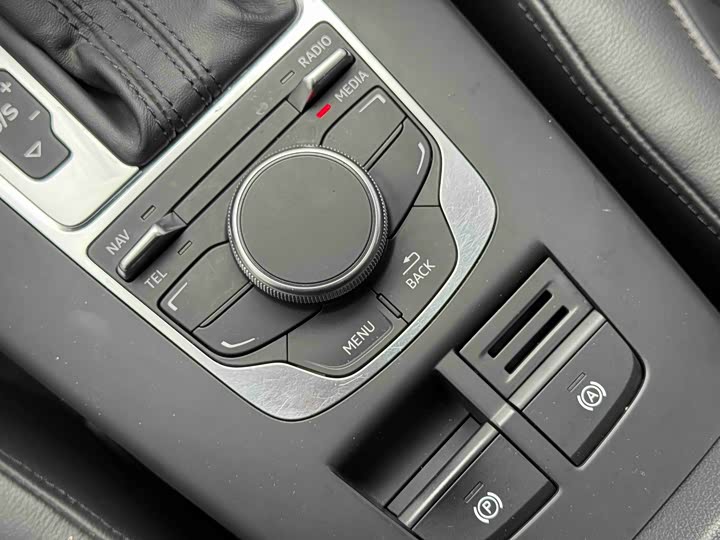 Audi A3 2016 Sportback 35 TFSI — фото 9