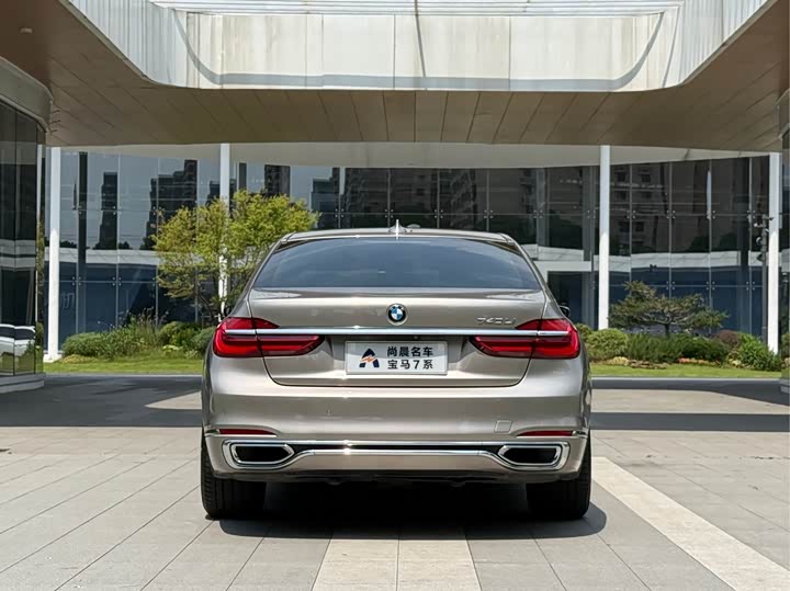 BMW 7 Series 740Li продвинутая — фото 14