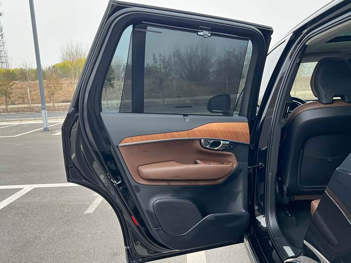 Volvo XC90 2019 T 6 7 VI — фото 8