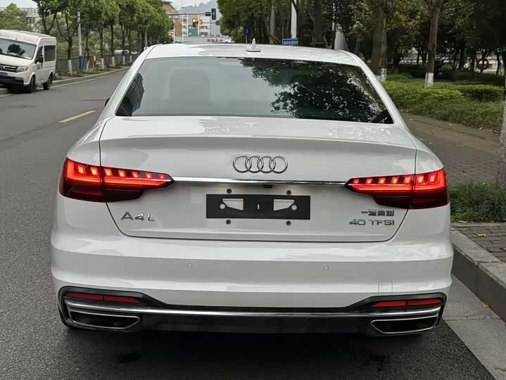 Audi A4L 2022 40 TFSI — фото 5