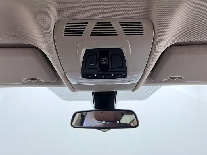 BMW X6 2018 x Drive 35i Leading — фото 18