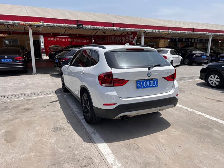 BMW X1 2015 s Drive 18i — фото 21