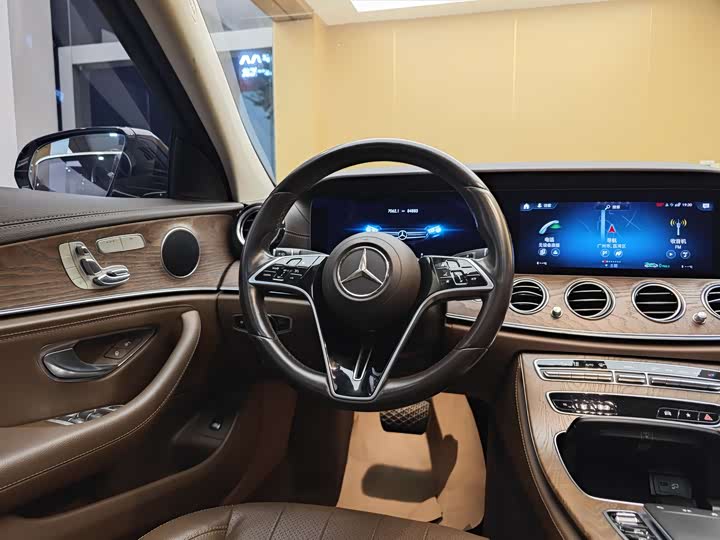 Mercedes-Benz E-Class 2021 E 300 L — фото 15