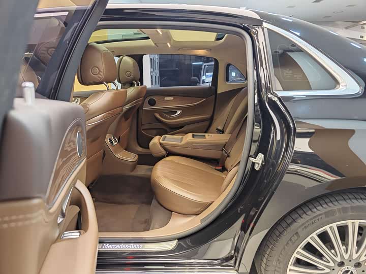 Mercedes-Benz E-Class 2021 E 300 L — фото 23