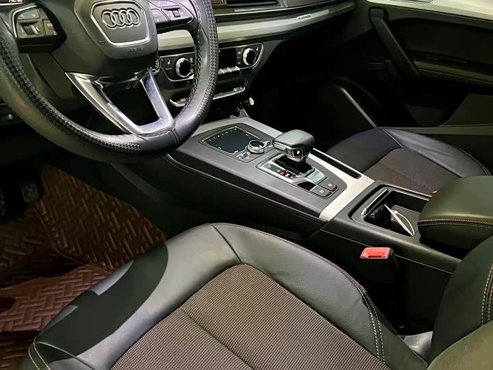 Audi Q5L 2018 40 TFSI V — фото 5