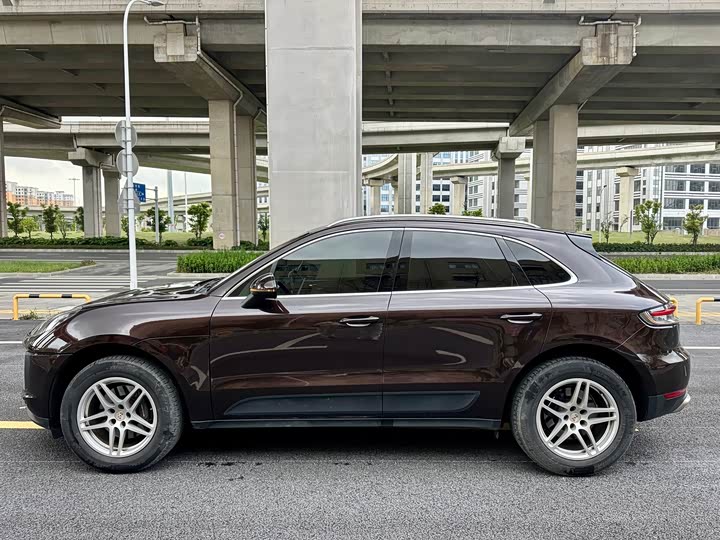 Porsche Macan 2020 Macan 2.0 T — фото 5